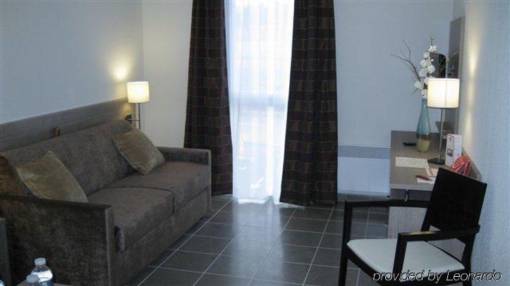 Apparthotel Sejours & Affaires Manosque Quarto foto