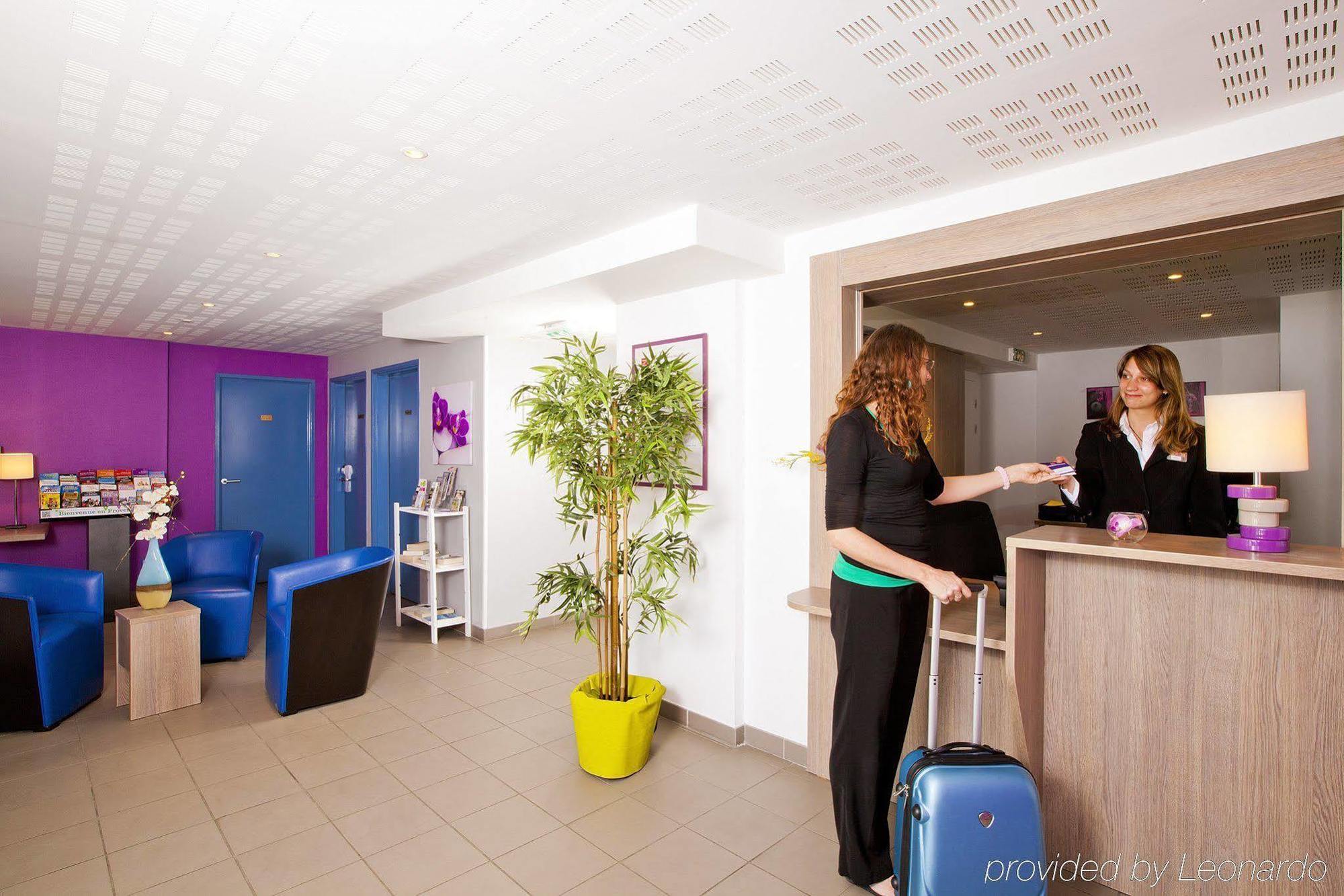 Apparthotel Sejours & Affaires Manosque Exterior foto